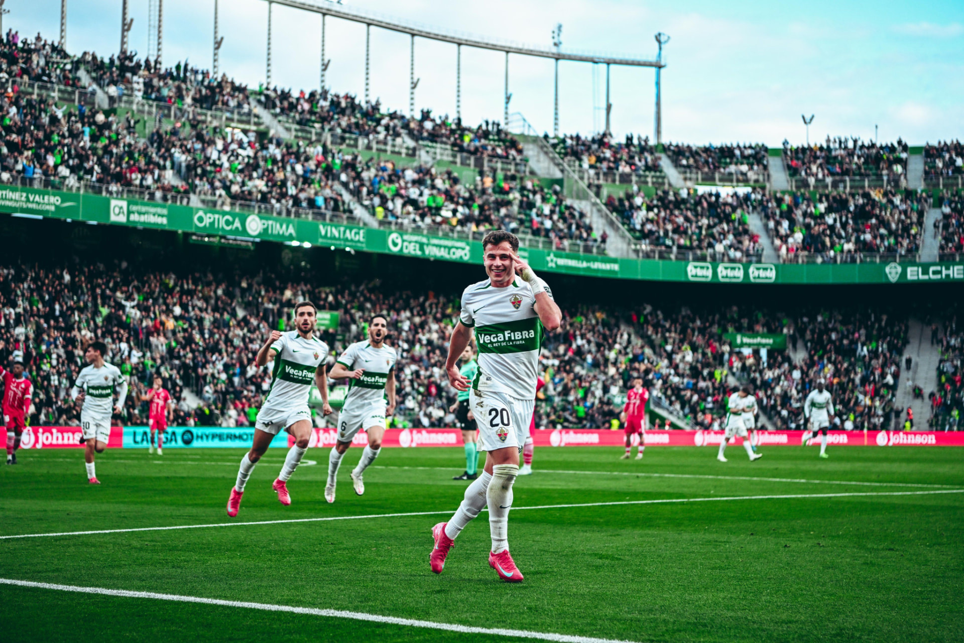Estudio Martínez Valero packed with Elche CF fans on a La Liga match day